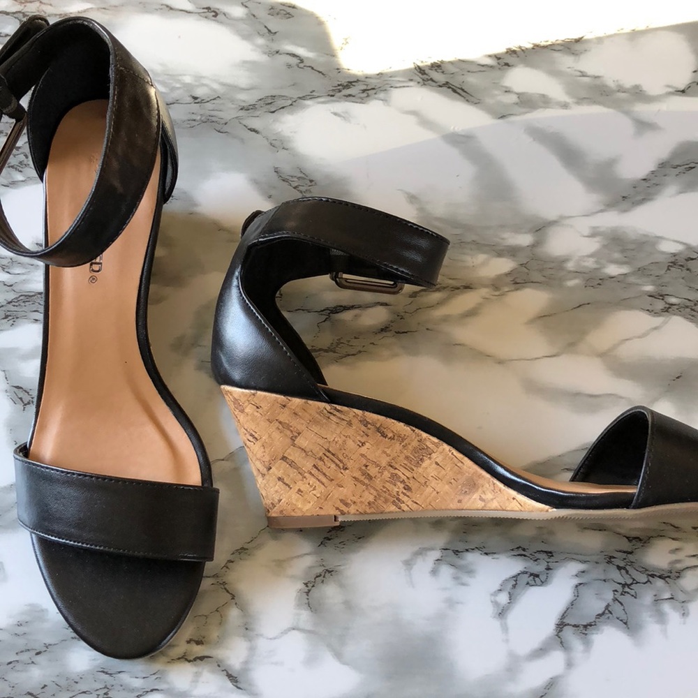 Cork wedge black sandals